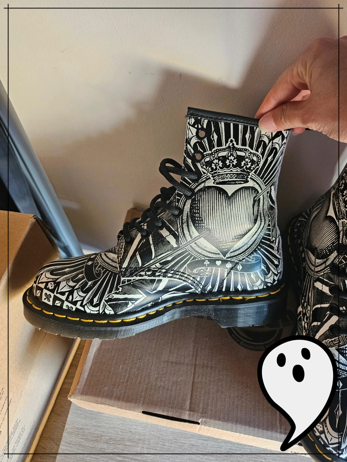 Magnifique Dr. Martens 1460 – Playing Card Backhand (Core Print) rock metal gothic – photo 4